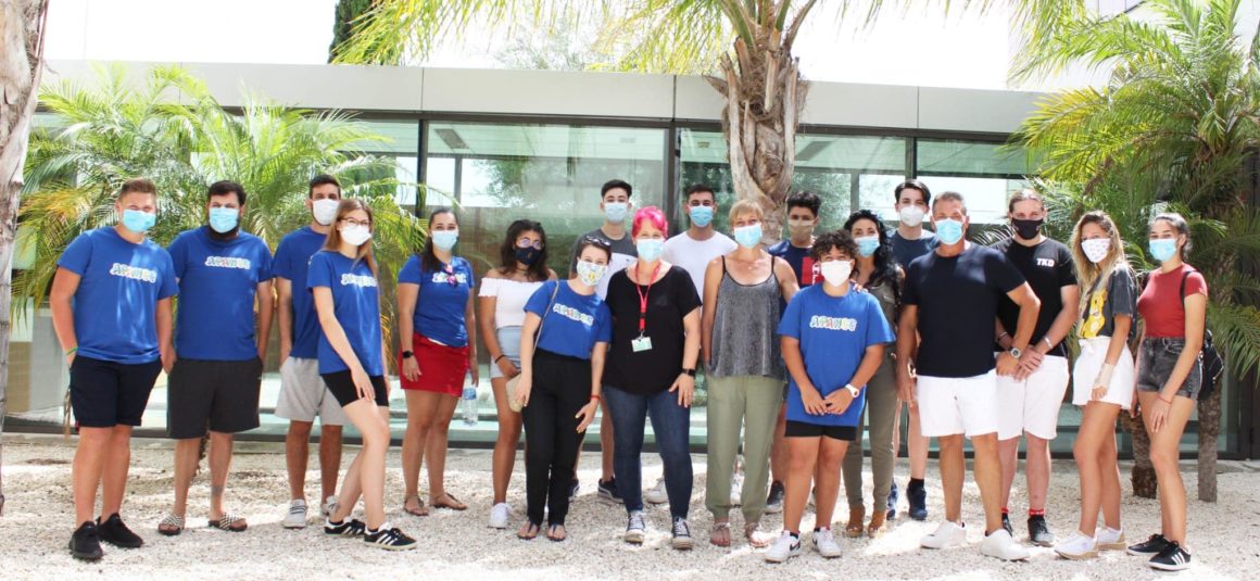 🆘 El Hospital Universitario de Torrevieja forma en RCP y primeros auxilios a monitores de la Escuela de verano inclusiva.