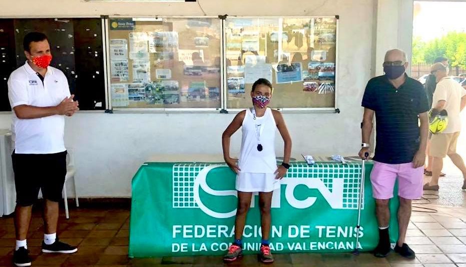 (Español) Charo Esquiva del Club de Tenis Torrevieja, Los Balcones