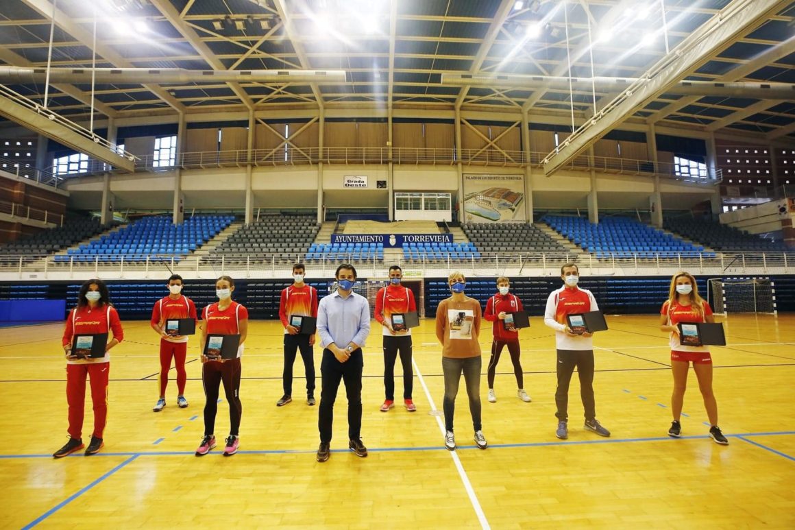 (Español) Componentes de la Selección Española de Marcha Atlética en Torrevieja!!