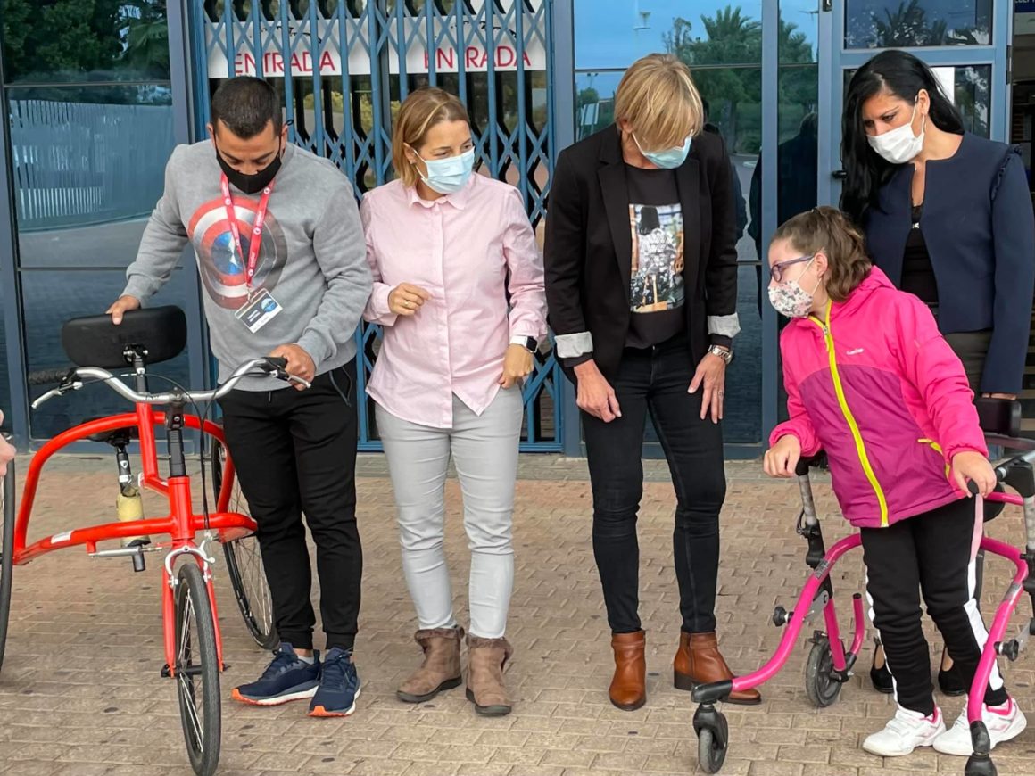 (Español) 🚴🏃‍♀️Nagore Viudes Ferrández, del club CADA (Club APANEE de Deporte Adaptado), ha recibido por parte de Relevo Paralímpico una nueva “runbike” para que pueda seguir compitiendo con la escuela municipal de atletismo adaptado de Torrevieja. 👏🏻👏🏻👏🏻
