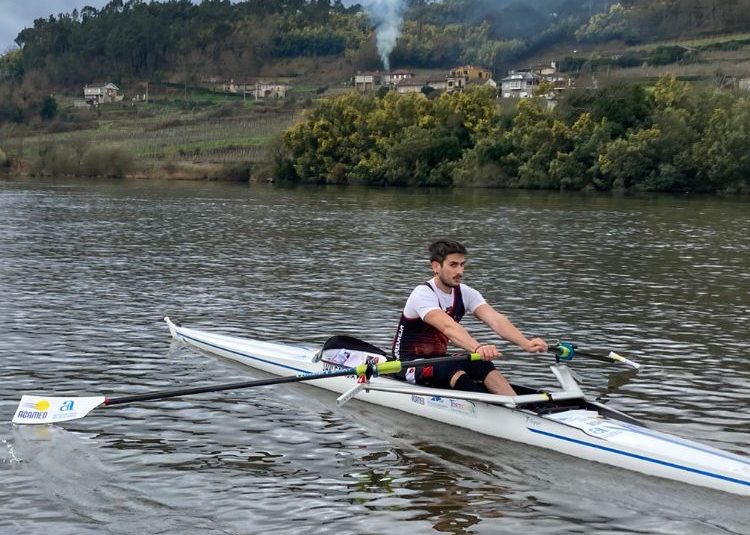 (Español) 🥈Javi García del club de Remo Torrevieja, medalla de plata en el Campeonato de España