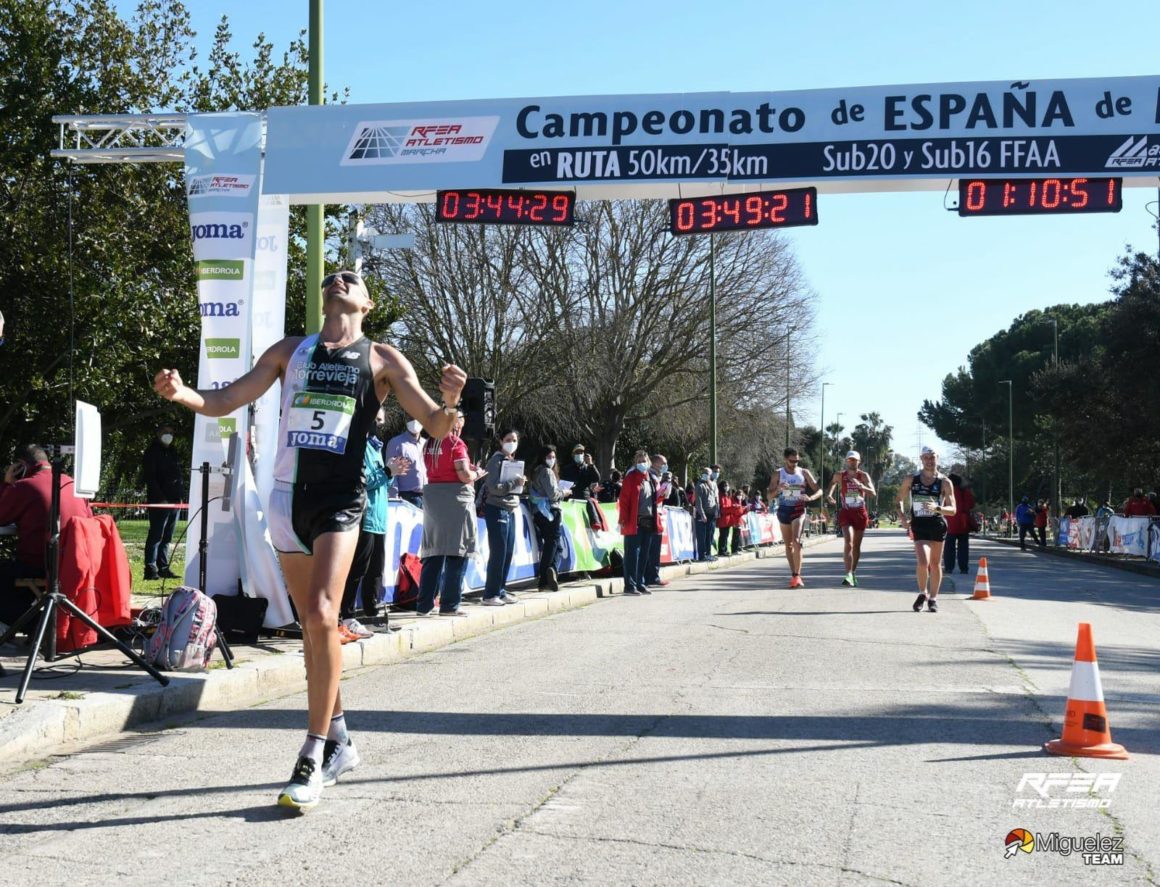 (Español) 🏃‍♂️Luis Manuel Corchete Subcampeón de España 50km Marcha🥈 y MÍNIMA OLÍMPICA ⏱ 3h49.19