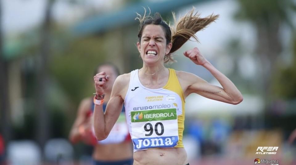 (Español) Chiki Pérez y Maitane Melero, campeones de España de 10.000m en Torrevieja