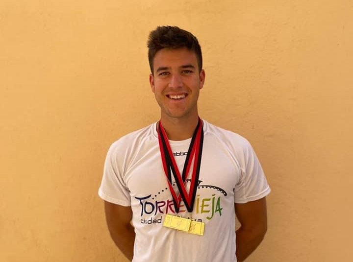 (Español) 🥇Nuestro remero del Remo Torrevieja, Ander Martín , gana el oro en cuatro sin y ocho con senior masculino con el club Labradores de Sevilla,