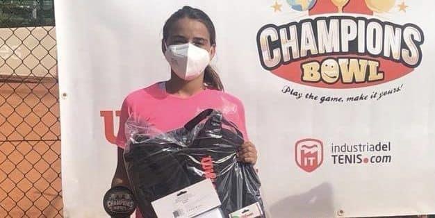 (Español) 👏🏽 Nueva victoria de la jugadora del CT Torrevieja Charo Esquiva