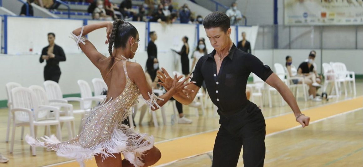 (Español) 💃🕺Ayer disfrutamos de un espectáculo impresionante en el “Cecilio Gallego” gracias I Trofeo de baile deportivo “Ciudad de Torrevieja”.