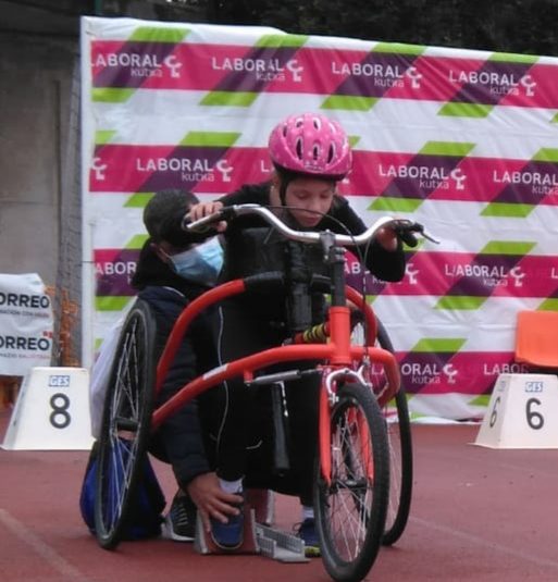 (Español) 🚴‍♂️🏃‍♀️Nagore Viudes y su entrenador Roberto Martínez fueron convocados para el “XXIII Meeting Basauriko Probak”