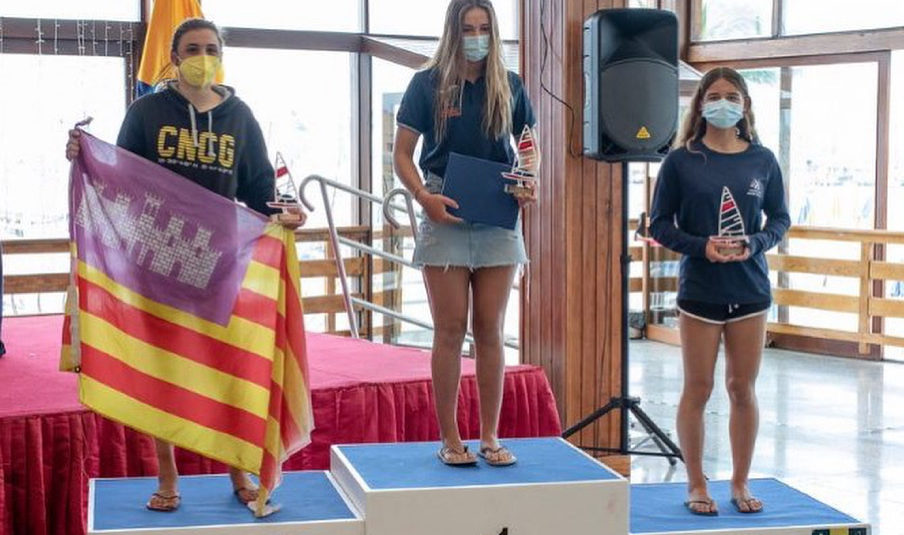 (Español) ⛵️ADRIANA CASTRO (ORO-F) 🥇Y ANTONIO LÓPEZ (4º-M) EN LA COPA DE ESPAÑA DE ILCA 4, AMBOS CLASIFICADOS AL EQUIPO NACIONAL PARA EL EUROPEO Y EL MUNDIAL
