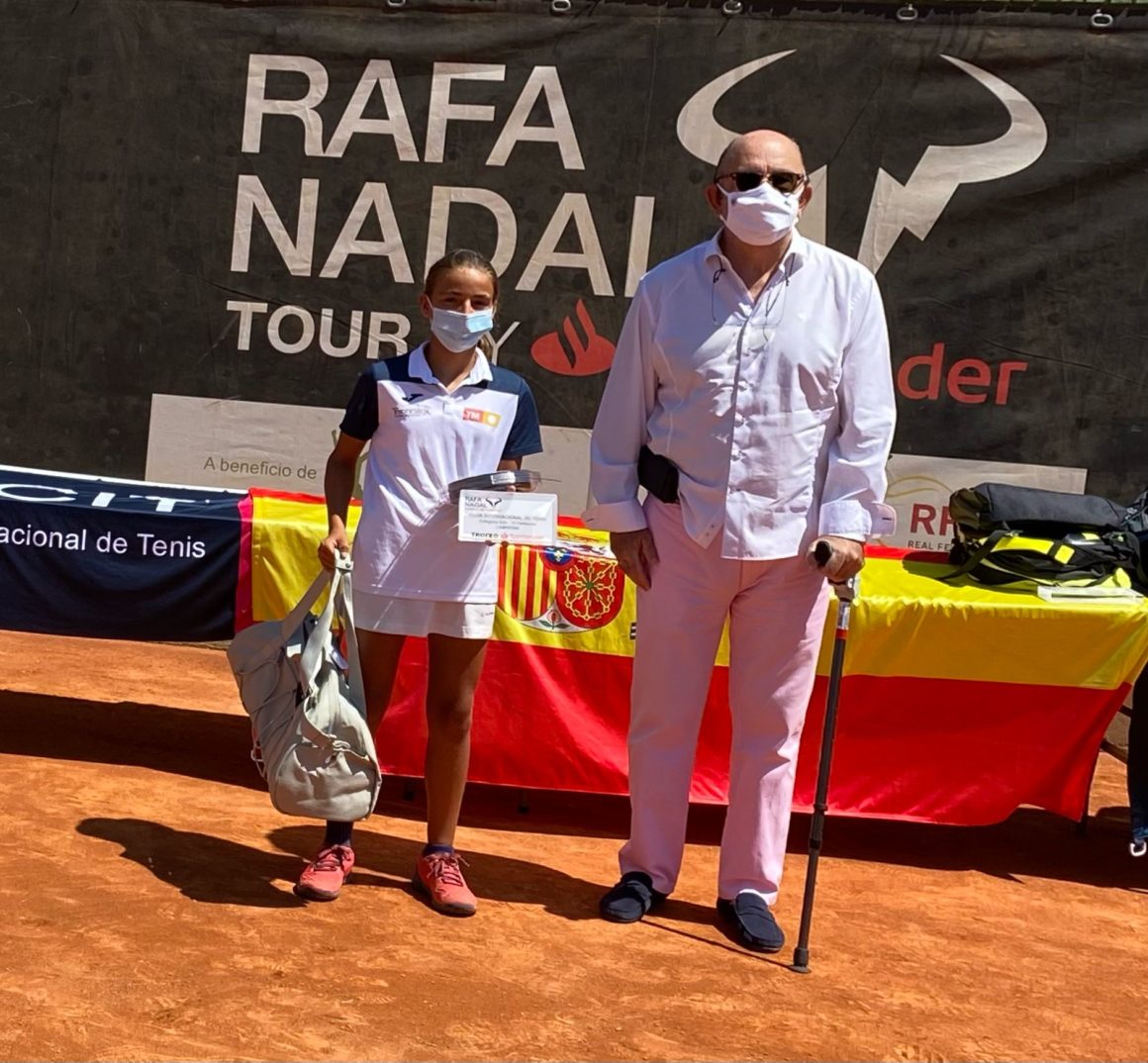 (Español) Charo Esquiva gana el circuito Rafa Nadal Tour de Madrid.
