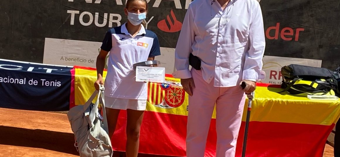 (Español) Charo Esquiva gana el circuito Rafa Nadal Tour de Madrid.