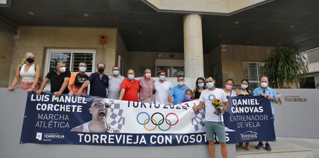 (Español) Torrevieja da la bienvenida a Luis Manuel Corchete