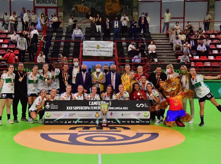 (Español) La torrevejense Paola Bernabé, CAMPEONA de la Supercopa de España