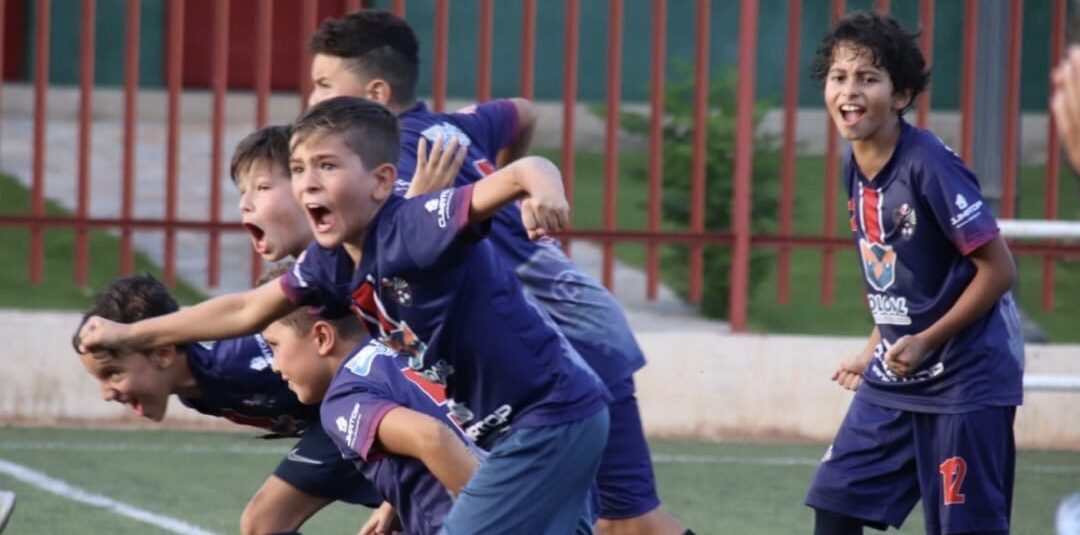 (Español) 🏆El equipo alevín 2011 y Benjamin 2012 del Club Promesas, CAMPEONES de la primera edición SUMMER CUP COSTA BLANCA de Elche.👏🏻👏🏻