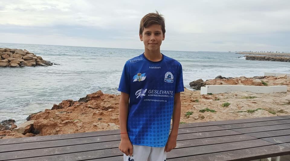 (Español) Bogdan Yarovoy, del Club de Natación Torrevieja, clasificado para el Campeonato Autonómico de Invierno