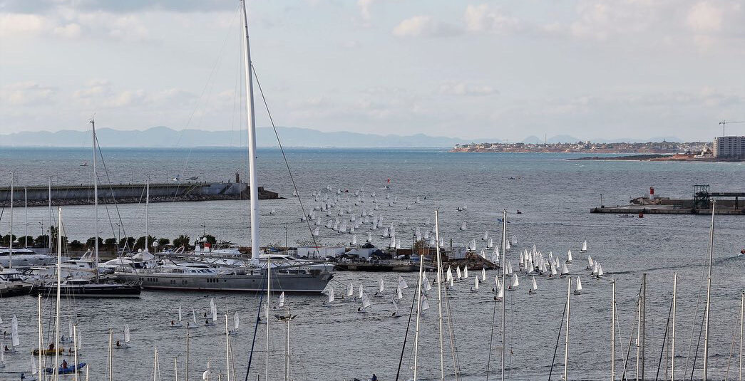 (Español) ⛵️ÉXITO DE INSCRIPCIÓN EN EL 14º TROFEO EUROMARINA OPTIMIST TORREVIEJA 2022 QUE CUELGA EL CARTEL DE COMPLETO