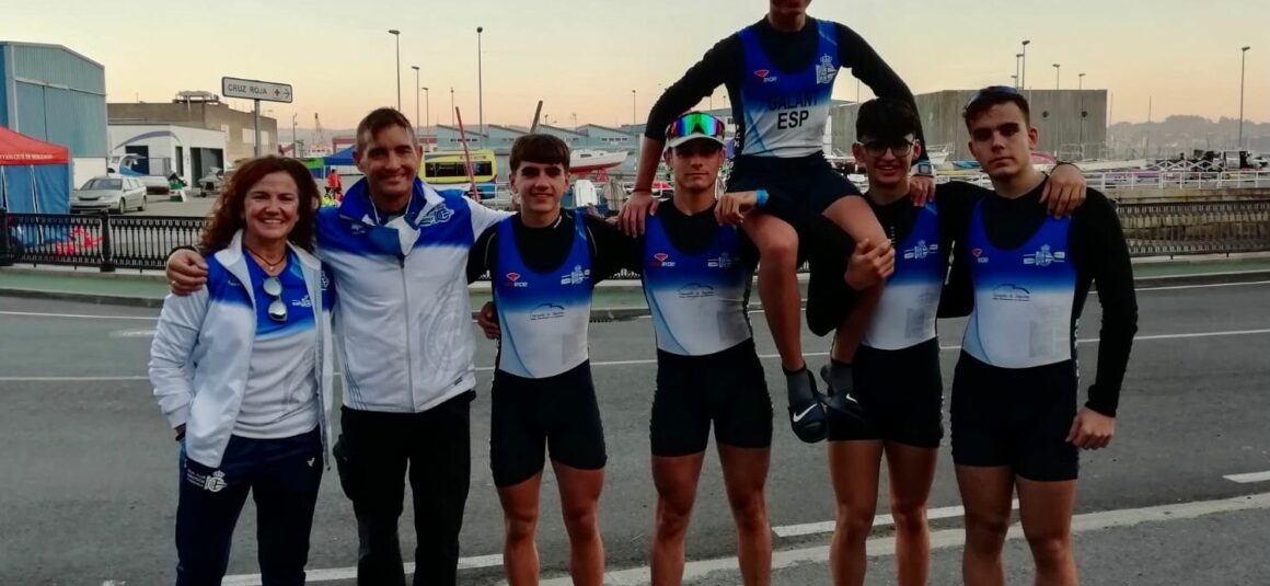 (Español) REMEROS DEL RCNT QUEDAN PRIMEROS EN C4X CADETE MASCULINO Y VETERANA FENENINA, EN EL GRAN PREMIO DE REMO DE MAR LIGA NACIONAL.