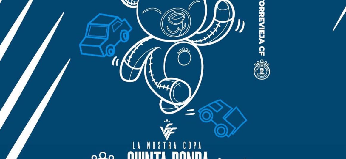 (Español) Un juguete, una entrada, para el partido de mañana del SC Torrevieja en La Nostra Copa.