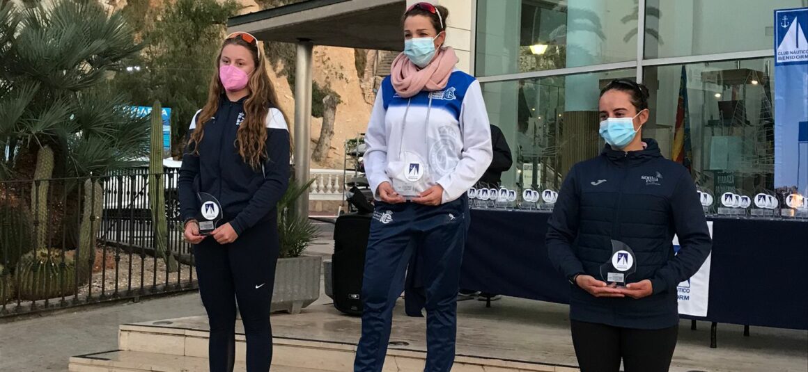 (Español) MILOSZ KROLIKOWSKI, ASCENSIÓN ROCA Y ADRIANA CASTRO CONSIGUEN EL ORO EN LAS XLVIII NAVIDADES NÁUTICAS DE BENIDORM.