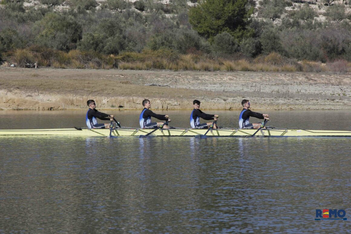 (Español) EXCELENTES RESULTADOS PARA LOS EQUIPOS DEL RCN TORREVIEJA, EN LA I REGATA DE PROMOCIÓN REMO OLÍMPICO.