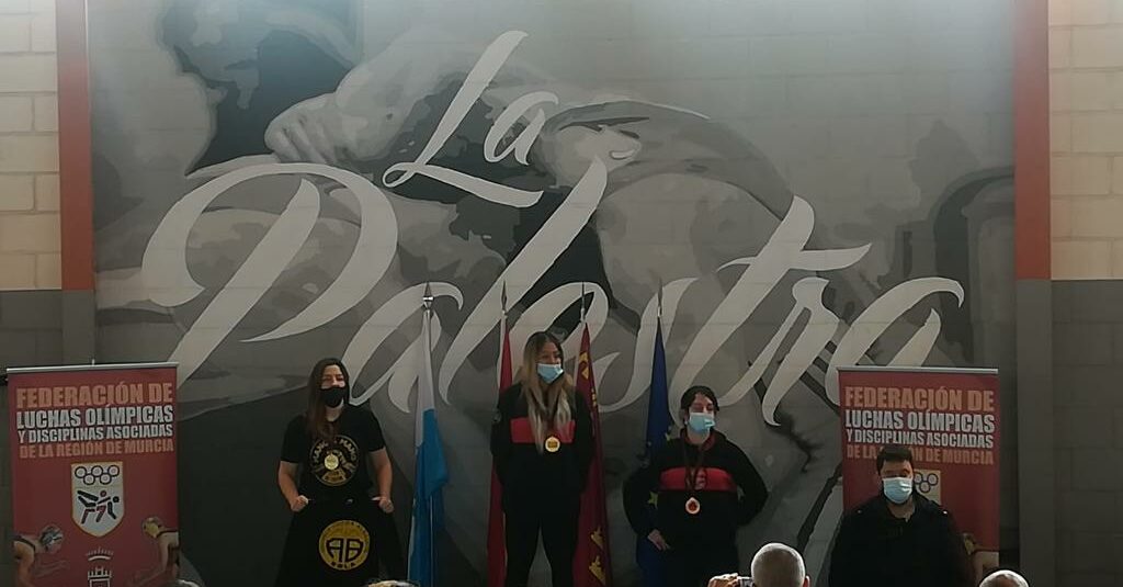 (Español) EXCELENTES RESULTADOS DE LOS ATLETAS DEL CLUB MANO A MANO TORREVIEJA