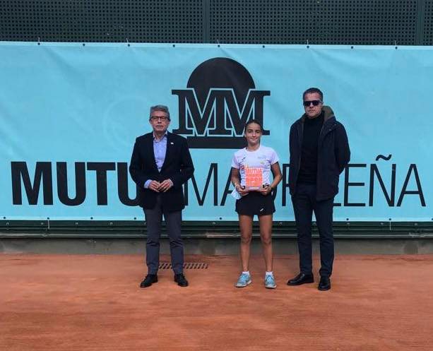 (Español) CHARO ESQUIVA, CAMPEONA DEL MUTUA MADRID OPEN SUB-16 DE MURCIA.