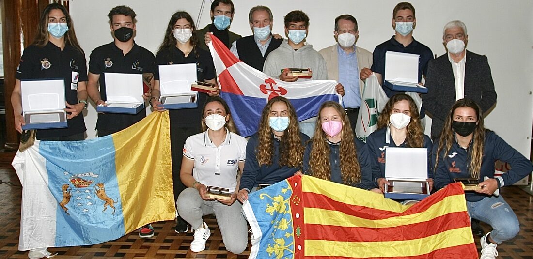 (Español) 🥈ADRIANA CASTRO PLATA EN SUB19 Y 🥇ORO EN SUB17 EN LA COPA DE ESPAÑA CLASE ILCA6 EN VIGO