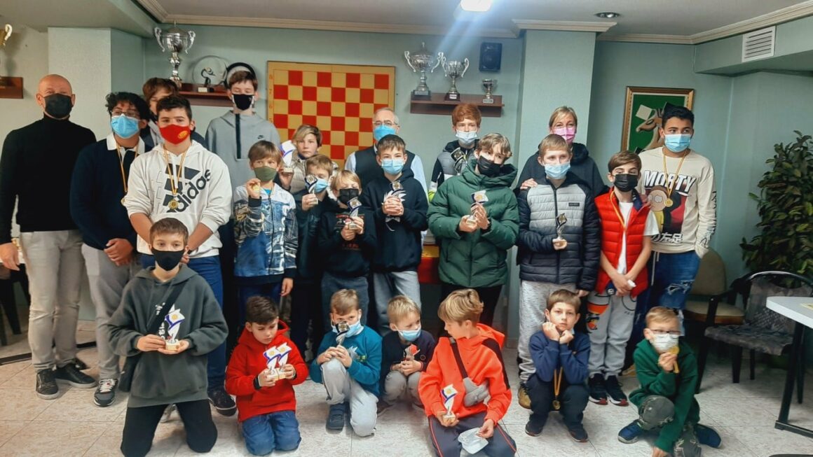 RESULTADOS DEL I TORNEO JUVENIL DE AJEDREZ TORREVIEJA
