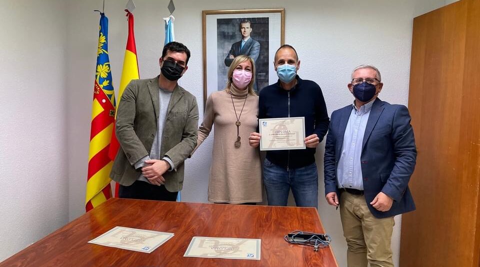 (Español) ENTREGA DE DIPLOMAS A LOS ALUMNOS DEL PROGRAMA FORMATIVO “INTELIGENCIA ARTIFICIAL EN EL DEPORTE Y EL DERECHO”