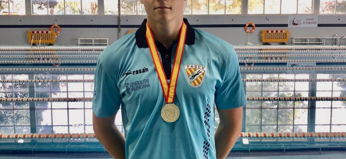 (Español) 🏊🏻‍♂️Artem Nikolaev, 🥇CAMPEÓN DE 🇪🇸ESPAÑA ABSOLUTO de natación con aletas!!🇪🇸