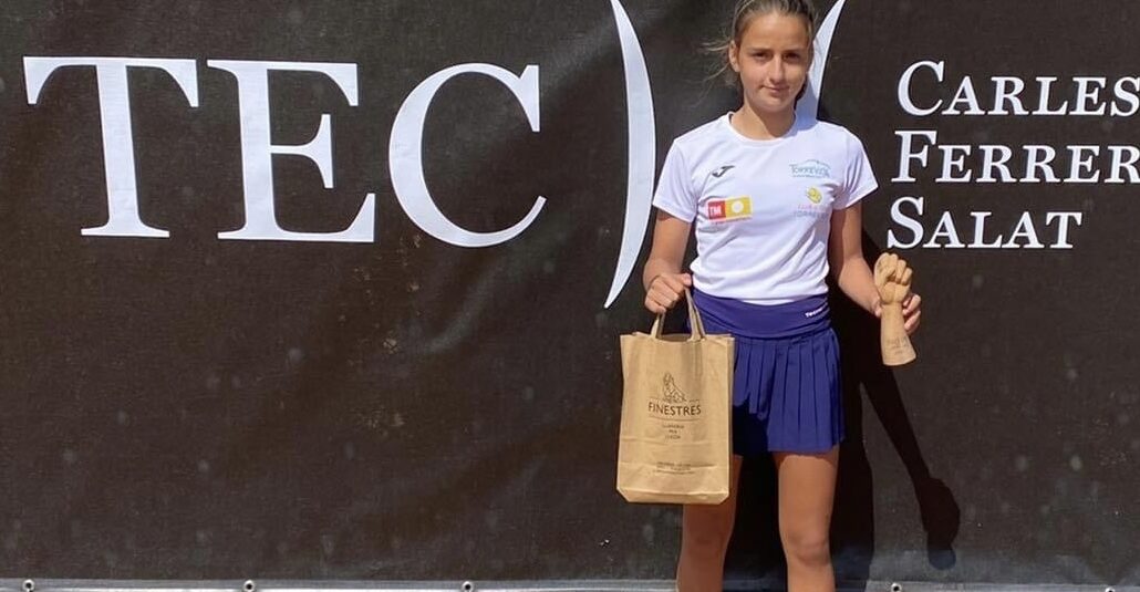 (Español) 🏆La tenista torrevejense, Charo Esquiva, campeona de la II TEC Cup SUB-14 de Barcelona!👏🏻👏🏻👏🏻