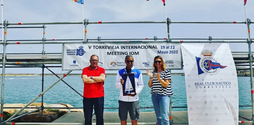 (Español) 👉🏻Guillermo Beltrí del RCN Torrevieja vencedor del V Torrevieja International Meeting IOM Class🥇
