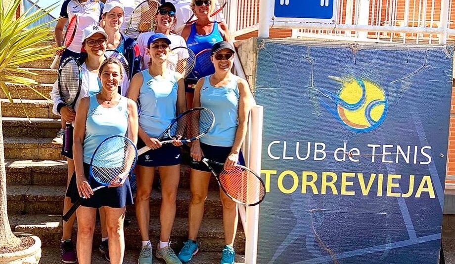 (Español) 👉🏻Las veteranas +40 del club de tenis Torrevieja, 🏆CAMPEONAS de la Comunidad Valenciana por equipos. 👏🏻