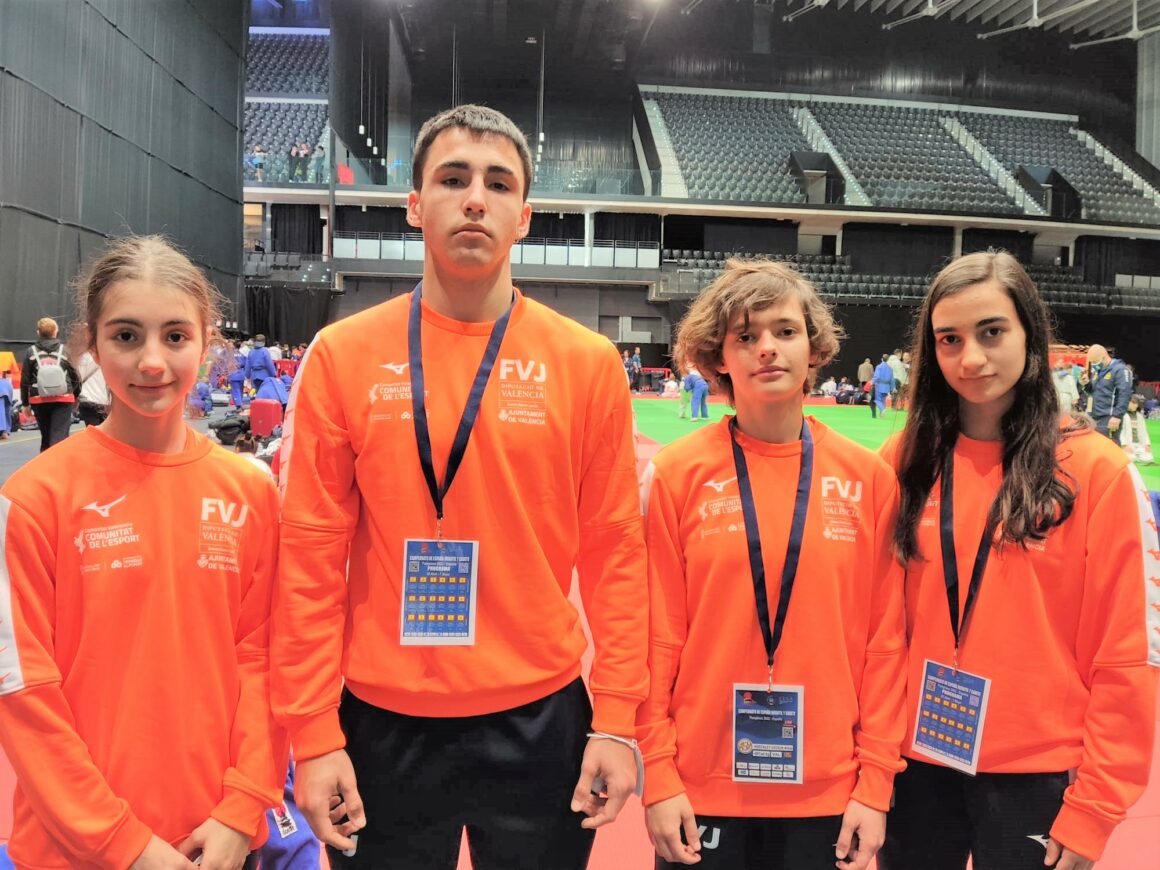 (Español) 👉🏻IKER SPOONER SÁNCHEZ CONSIGUE EL BRONCE NACIONAL EN CADETE -81 KGRS. y CAMPEÓN DE ESPAÑA POR SELECCIÓNES AUTONÓMICAS.👏🏻👏🏻👏🏻