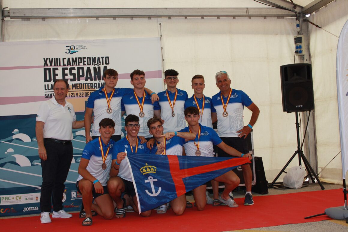 (Español) 🥉El RCNT consigue el bronce en los juveniles masculinos en el XVIII Campeonato de España de Llaut en Santa Pola