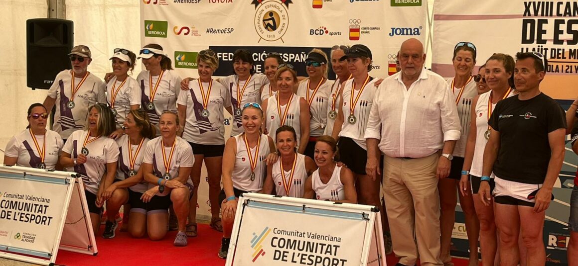 (Español) 🏆Las veteranas del Club Remo Torrevieja, CAMPEONAS DE ESPAÑA🇪🇸 en el Campeonato de España llaut Mediterráneo este fin de semana en Santa Pola!👏🏻👏🏻👏🏻