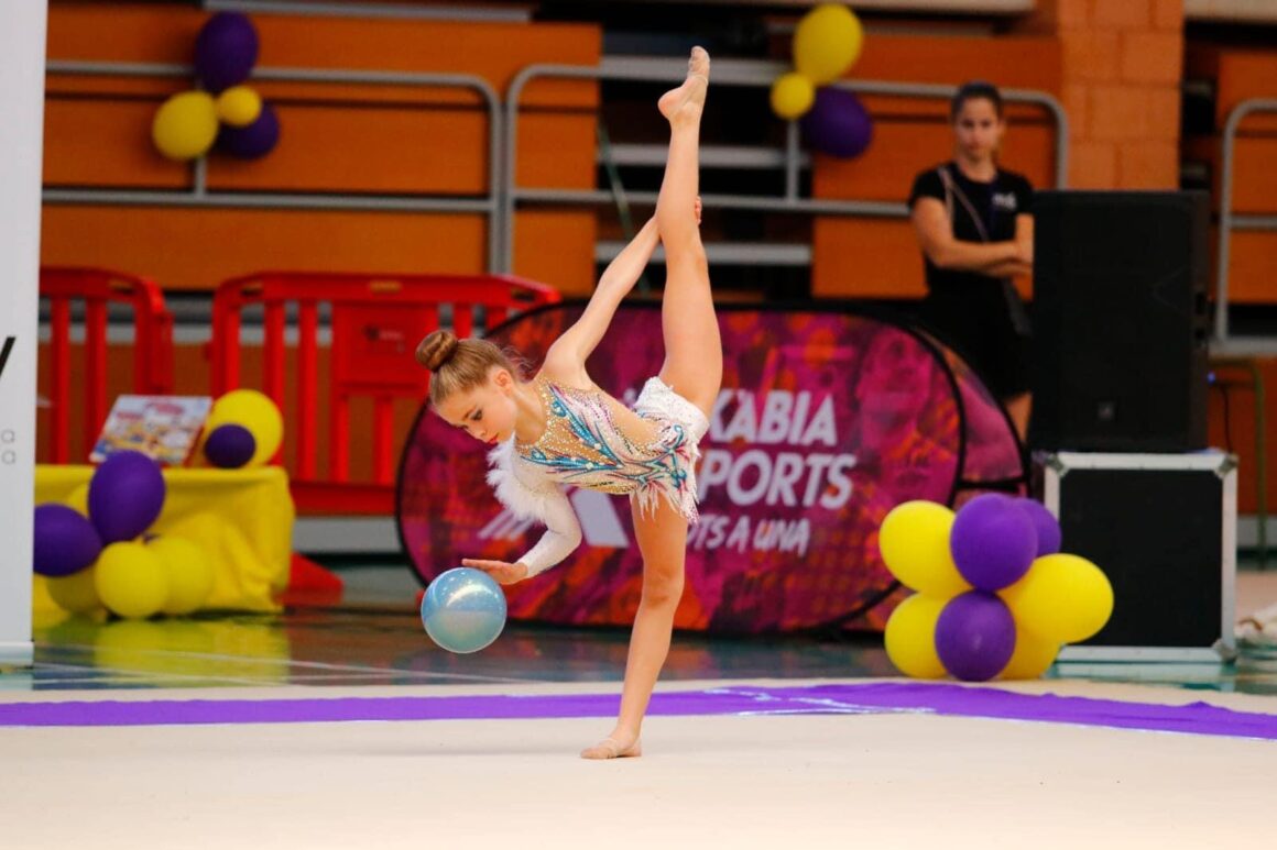 (Español) 🏆Gran actuación del Club Gimnasia Rítmica Jennifer Colino en el Campeonato Autonómico y Provincial Trofeo Federación básico, medio y avanzado