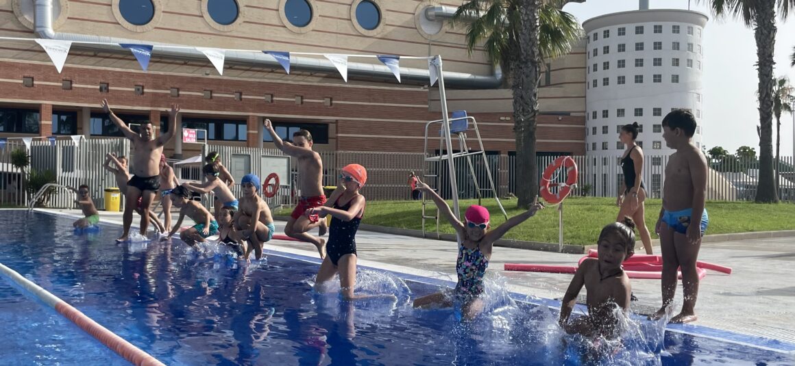 (Español) COMIENZAN LOS 💦CURSOS DE NATACIÓN MUNICIPALES☀️