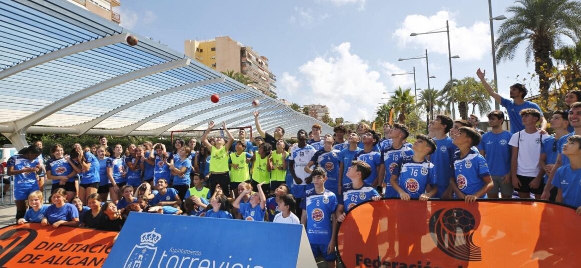 (Español) ☀️ÉXITO DEL    en el Paseo Vista Alegre