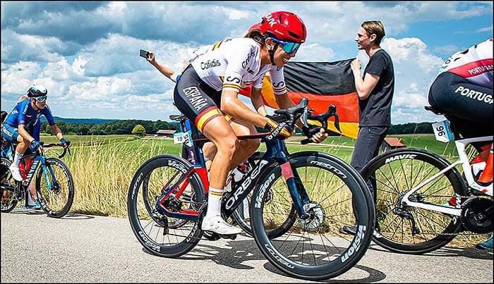 SANDRA ALONSO PRIMERA ESPAÑOLA EN CRUZAR LA META, EN EL CAMPEONATO EUROPEO DE CICLISMO EN RUTA 2022.