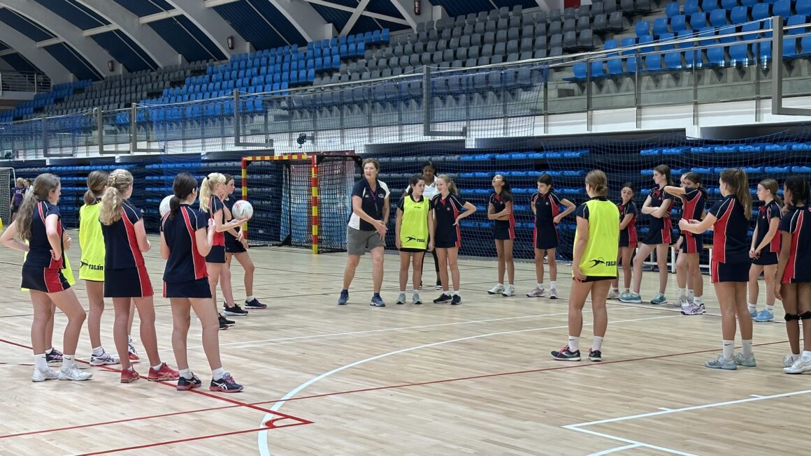 (Español) 🏀 260 jugadores de Netball viven en Torrevieja sus Vacaciones deportivas