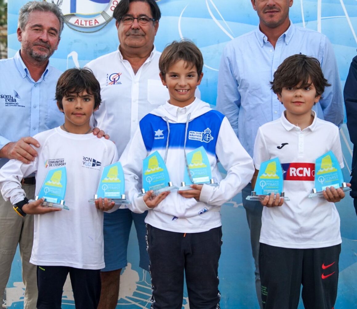 (Español) 🥇DIEGO HARRIS LIDERA EL OPEN CLASE OPTIMIST B EN EL ALTEA