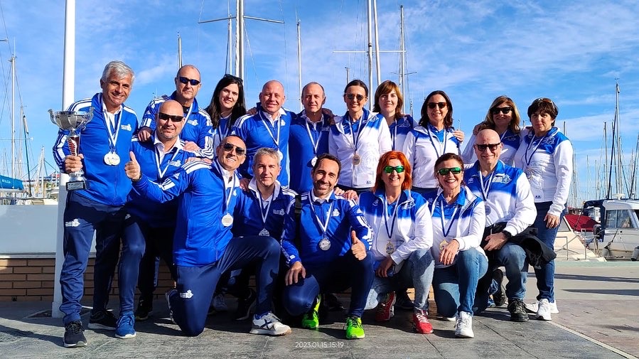 🥇ORO VETERANAS Y 🥈PLATA VETERANOS EN LA IV REGATA LIGA DE REMO FALUCHO MEDIOFONDO