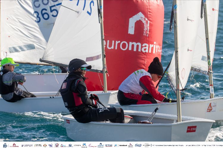 ⛵️🌬El viento condiciona el estreno de la XV Euromarina Optimist Torrevieja