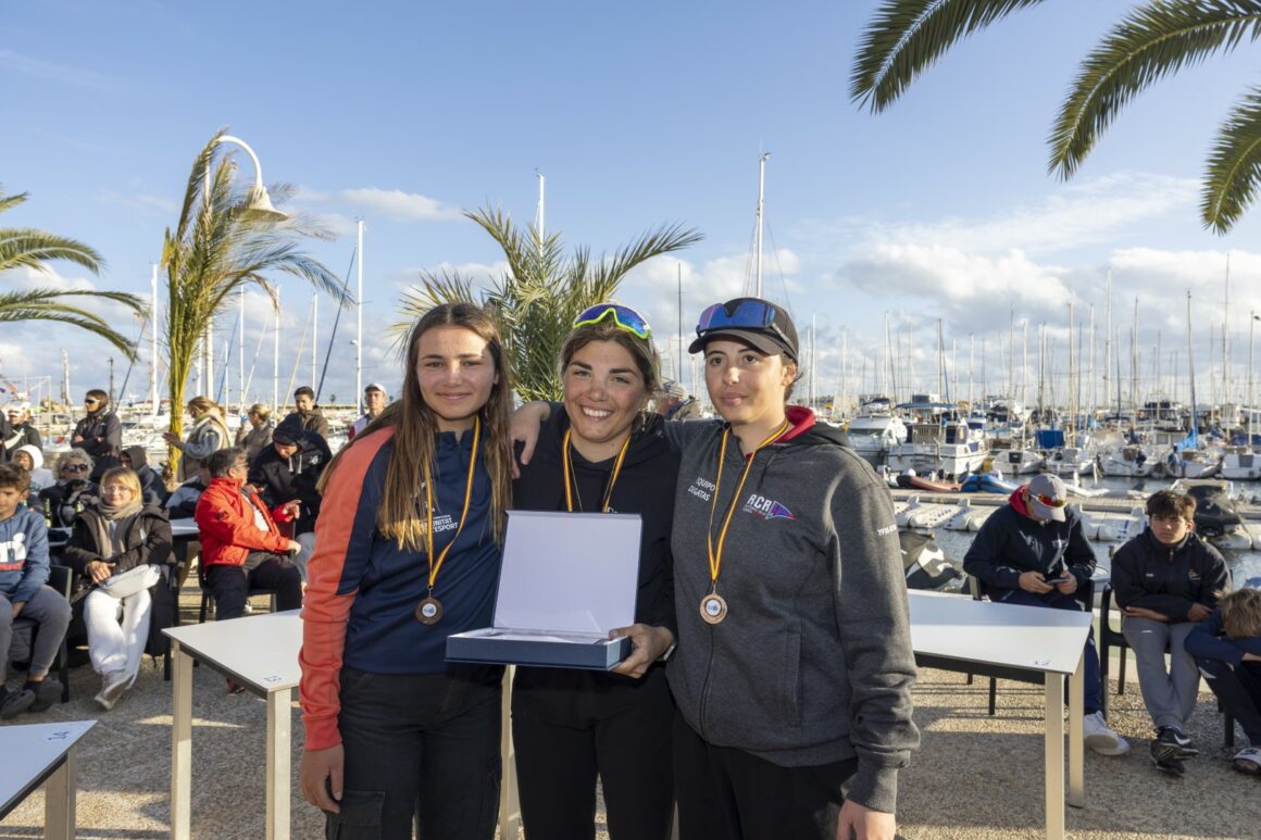 (Español) ⛵️ADRIANA CASTRO SUB 🥇CAMPEONA EN EL 🇪🇸CAMPEONATO DE ESPAÑA SUB 19 Y AINHOA GOMEZ PLATA EN ILCA 4 EN LA SEMANA OLIMPICA