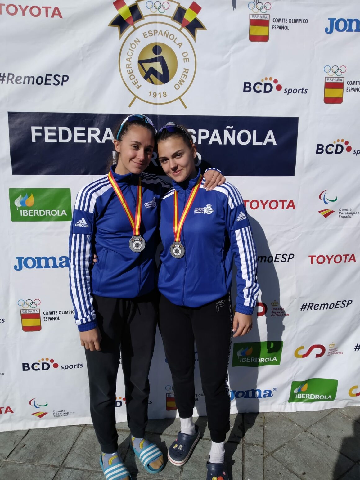 (Español) 🥈🚣‍♀️PAULA BLANCA ESPINOSA Y BELÉN HERNÁNDEZ PLATA EN 2- JF EN EL CAMPEONATO DE ESPAÑA DE LARGA DISTANCIA Y ORO 4XJF EN EL CAMPEONATO POR AUTONOMÍAS