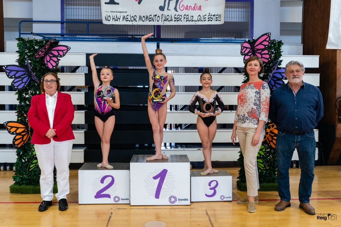 (Español) 🤸‍♀️🥇LA GIMNASTA TORREVEJENSE LUCÍA QUESADA GUILLEN, CAMPEONA AUTONÓMICA BASE INDIVIDUAL👏🏻
