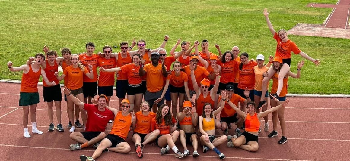 (Español) 🏃‍♀️🏃‍♂️El equipo de Atletismo Athletics Club Altis vuelve a elegir una vez más a Torrevieja como destino para complementar la preparación de sus Atletas.