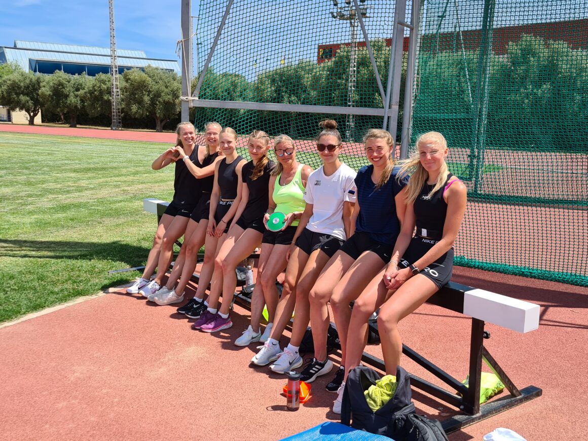 (Español) 🏃‍♀️🏃‍♂️El Club de Atletismo estonio “Tartu kalev” y la selección finlandesa de marcha atlética vuelven a elegir Torrevieja para sus entrenamientos y vacaciones deportivas.