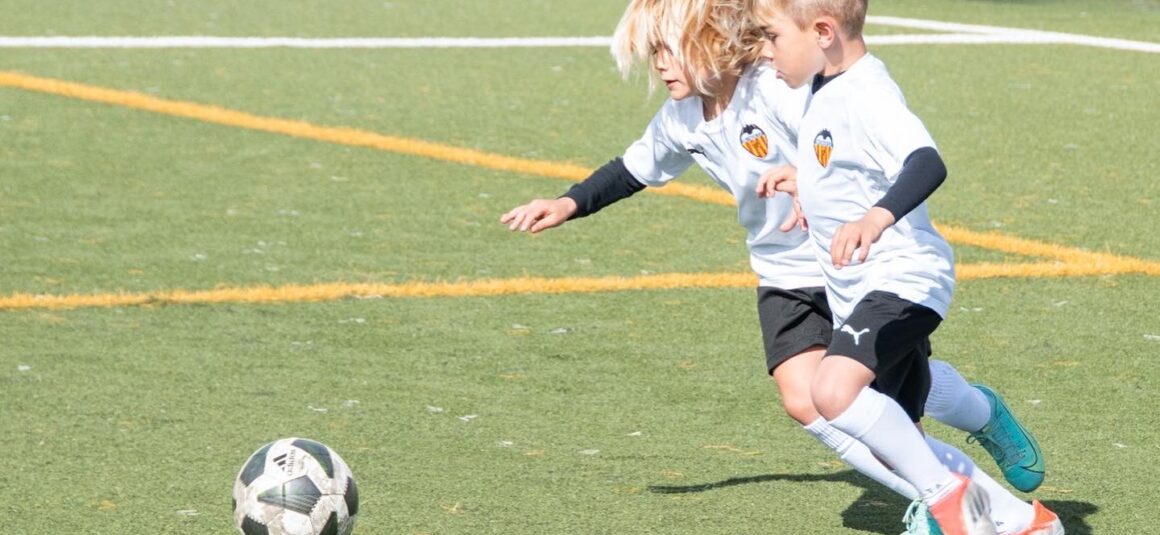 (Español) ⚽️ PRESENTADO EL I CLÍNIC VALENCIA CF – TORREVIEJA, QUE SE CELEBRARÁ EN LA CIUDAD DEPORTIVA DEL 3 AL 7 DE JULIO