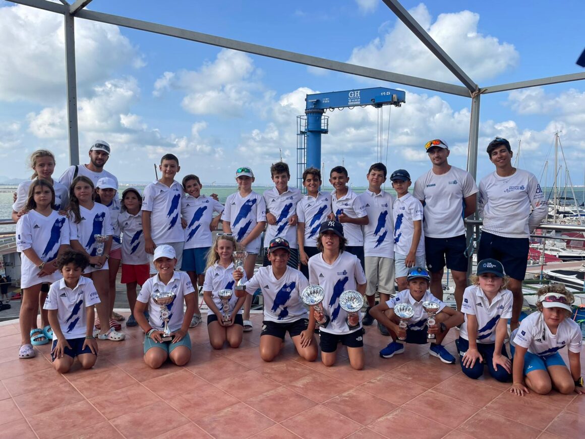 (Español) 4 PRIMEROS, 4 SEGUNDOS Y 4 TERCEROS PARA EL EQUIPO DEL RCN TORREVIEJA EN LA PRIMERA PRUEBA AUTONÓMICA DE OPTIMIST REGIÓN DE MURCIA.